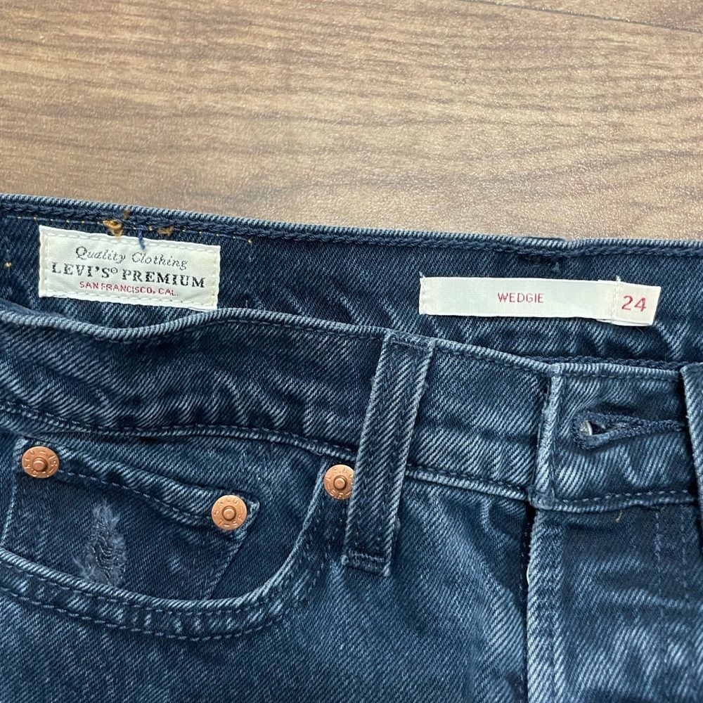 Premium Levi’s wedgie jeans - Picture 5 of 8